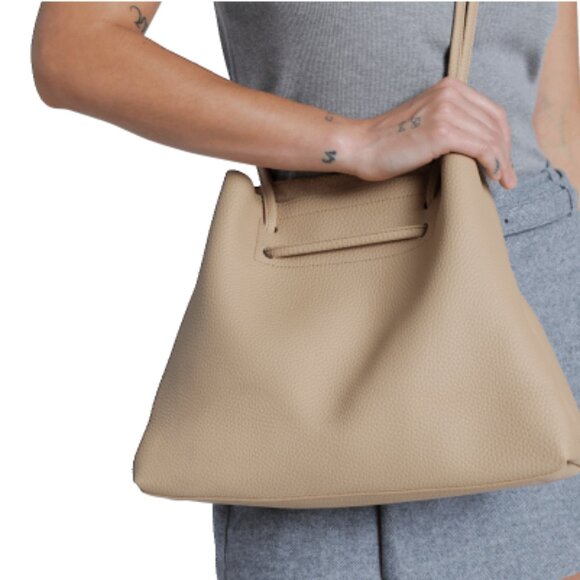 8 Other Reasons Vegan Leather Slouchy Bucket Bag  Tan Neutral Boho Slouchy - Picture 10 of 11